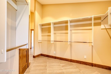 SELLER WILL ENTERTAIN ALL REASONABLE OFFERS. LAKEFRONT LUXURY - photo 36