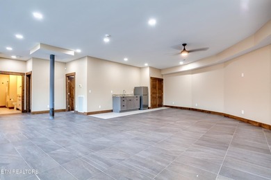 SELLER WILL ENTERTAIN ALL REASONABLE OFFERS. LAKEFRONT LUXURY - photo 45