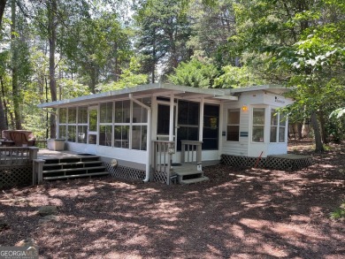 Lake Home For Sale in Hartwell, Georgia