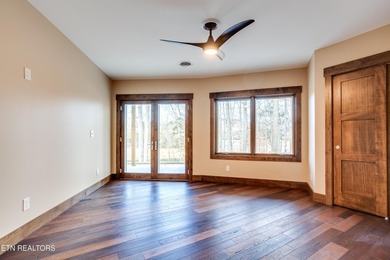 SELLER WILL ENTERTAIN ALL REASONABLE OFFERS. LAKEFRONT LUXURY - photo 52