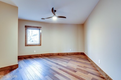 SELLER WILL ENTERTAIN ALL REASONABLE OFFERS. LAKEFRONT LUXURY - photo 54