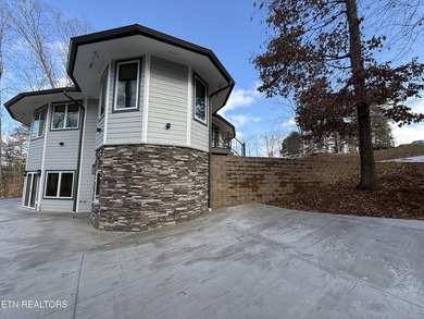 SELLER WILL ENTERTAIN ALL REASONABLE OFFERS. LAKEFRONT LUXURY - photo 57