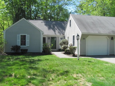 Enjoy exceptional privacy in this expandable Oakwood Lane - photo 3