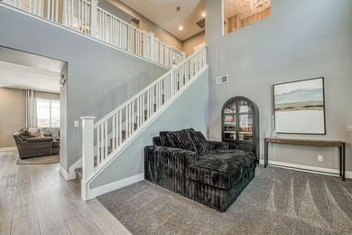 Located on a quiet cul-de-sac in the prestigious Quail Lake - photo 4