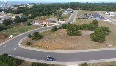 OCEANSIDE LOT Walkway to beach access where you will enjoy the - photo 1
