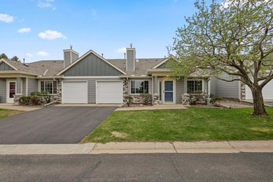 Welcome to easy, single-level living in this beautifully updated - photo 1