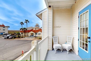 Renovated Beachside Studio with Gulf & Lake Views. Live the - photo 12