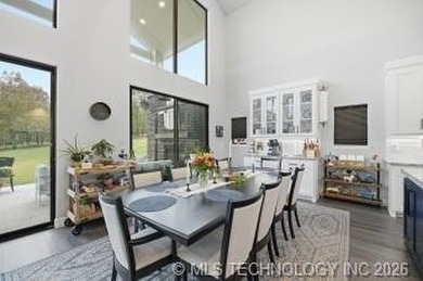 Where Lake Living Meets the Comforts of Home. This beautiful - photo 13