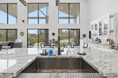 Where Lake Living Meets the Comforts of Home. This beautiful - photo 17