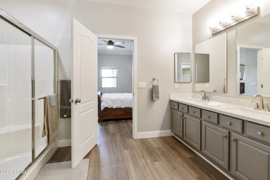 Move right into this beautifully maintained, fully furnished - photo 19