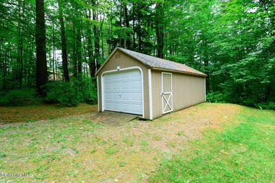 Discover the epitome of lakeside living in this exceptional - photo 4
