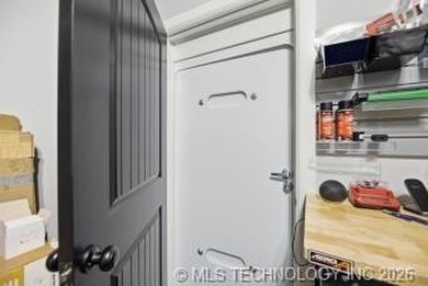 Where Lake Living Meets the Comforts of Home. This beautiful - photo 25