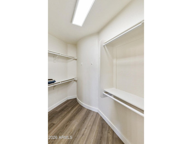 Move right into this beautifully maintained, fully furnished - photo 27