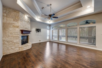 Custom, one-story, 5 bed, 3bath home on an acre of wooded land - photo 7