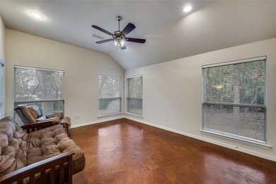 Custom, one-story, 5 bed, 3bath home on an acre of wooded land - photo 9