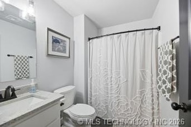 Where Lake Living Meets the Comforts of Home. This beautiful - photo 33
