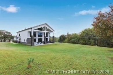 Where Lake Living Meets the Comforts of Home. This beautiful - photo 41
