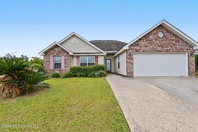 Adorable 3br/2ba home located in the Fairfield subdivision and - photo 1