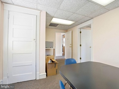 Rare opportunity to own a beautifully maintained professional - photo 19