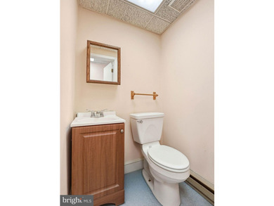 Rare opportunity to own a beautifully maintained professional - photo 25