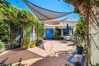 Muy caliente! This gorgeous home will convince you that you are - photo 6