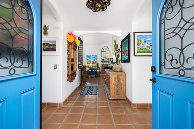 Muy caliente! This gorgeous home will convince you that you are - photo 8