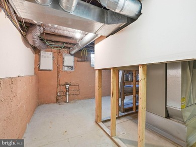 Rare opportunity to own a beautifully maintained professional - photo 29