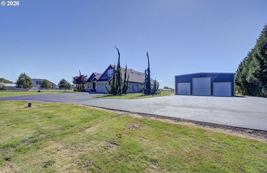 Custom home with something for everyone. As you enter the gated - photo 2