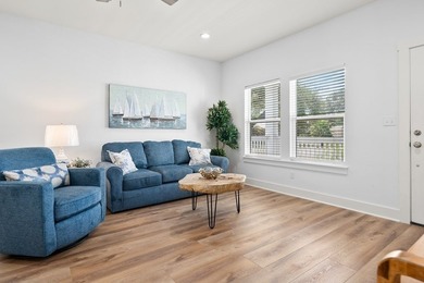 Charming 3 Bedroom, 2 Bath residence backing to Tule Park - photo 7
