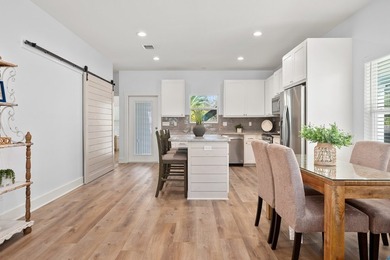 Charming 3 Bedroom, 2 Bath residence backing to Tule Park - photo 9