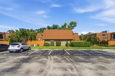 Discover this charming 2-bedroom, 2.5-bathroom condominium - photo 2