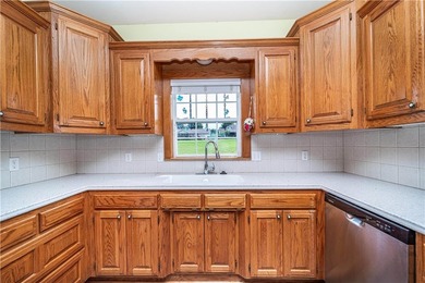 Stunning Home with Ozark Mountain Views - Across from Golf - photo 13