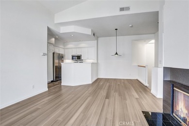 Bright & Modern 2-Bed, 2-Bath townhome in San Diego! Welcome to - photo 13
