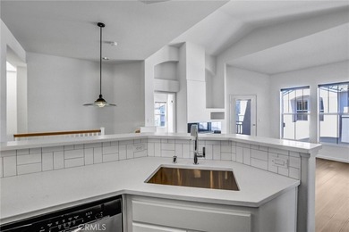 Bright & Modern 2-Bed, 2-Bath townhome in San Diego! Welcome to - photo 16