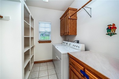 Stunning Home with Ozark Mountain Views - Across from Golf - photo 18