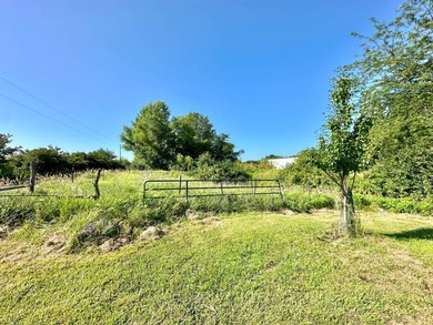 Escape to the peace and privacy of the countryside with this - photo 31
