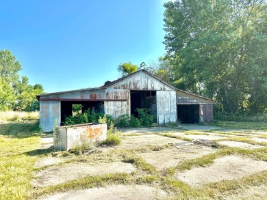 Escape to the peace and privacy of the countryside with this - photo 34