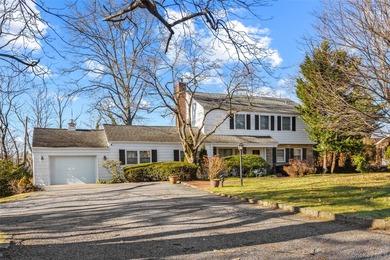 (private lake, pond, coastal) Home For Sale in Searingtown New York