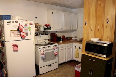 13047 - Well-maintained 2-unit apartment building offering an - photo 9