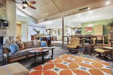Most uniquely remodeled and decorated condo in the famous - photo 8