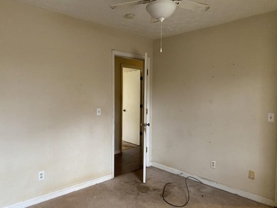 Bring your vision to this true fixer-upper in the established - photo 15
