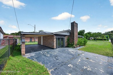 This solid brick 3-bedroom, 2-bath home offers the perfect blend - photo 5