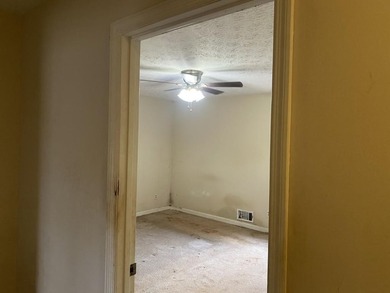 Bring your vision to this true fixer-upper in the established - photo 16