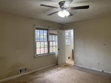 Bring your vision to this true fixer-upper in the established - photo 18
