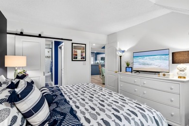Welcome to your dream coastal retreat in Richmond Park at the - photo 20