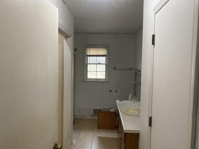 Bring your vision to this true fixer-upper in the established - photo 22