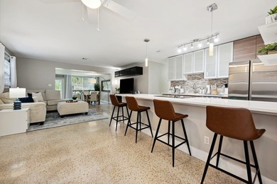 2507 NW 8th Ave - photo 3