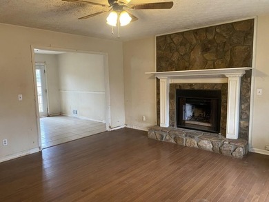 Bring your vision to this true fixer-upper in the established - photo 28