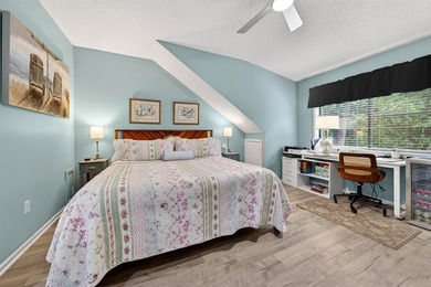Welcome to your dream coastal retreat in Richmond Park at the - photo 32
