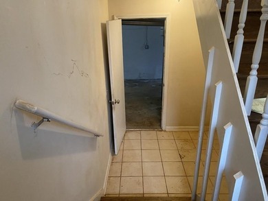 Bring your vision to this true fixer-upper in the established - photo 36